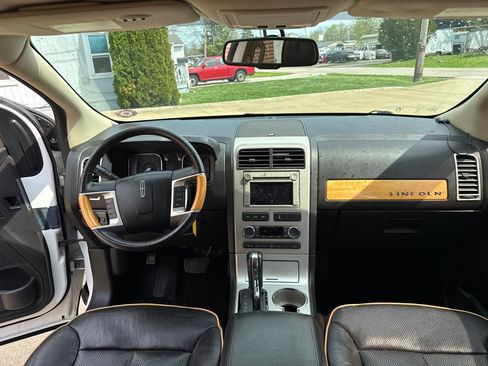 Used 2010 Lincoln MKX AWD image 9