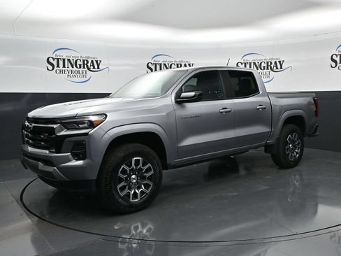 Used 2023 Chevrolet Colorado Z71 w/ Z71 Convenience Package 2 AWD/4WD image 3
