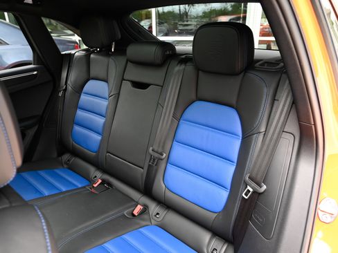 Used 2023 Porsche Macan GTS AWD/4WD image 35