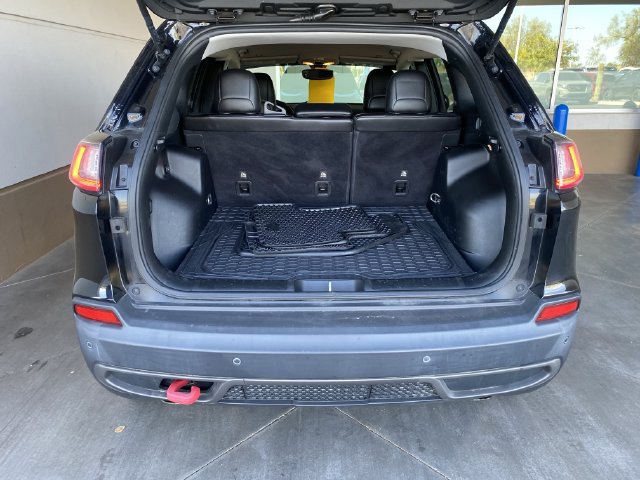 Used 2019 Jeep Cherokee Trailhawk w/ Cold Weather Group AWD/4WD image 13