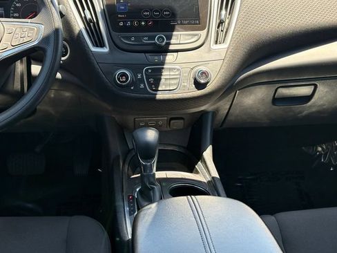 Used 2024 Chevrolet Malibu LT FWD image 17