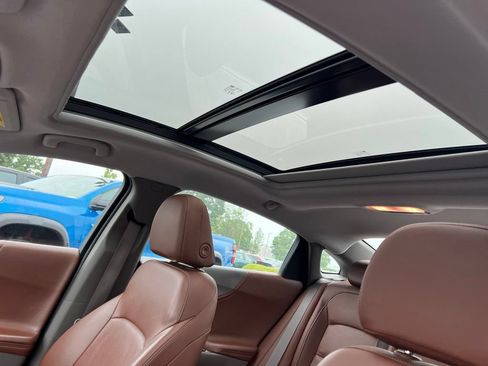 Used 2016 Chevrolet Malibu Premier w/ Driver Confidence Package II FWD image 6
