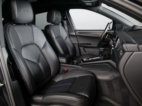 Certified 2022 Porsche Macan GTS image 11