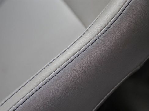 Used 2017 Toyota Highlander XLE image 29