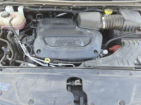 Used 2023 Chrysler Pacifica Touring-L FWD image 32