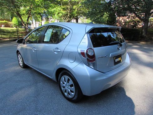 Used 2014 Toyota Prius C One FWD image 4