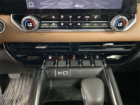 Certified 2024 GMC Canyon AT4 image 17