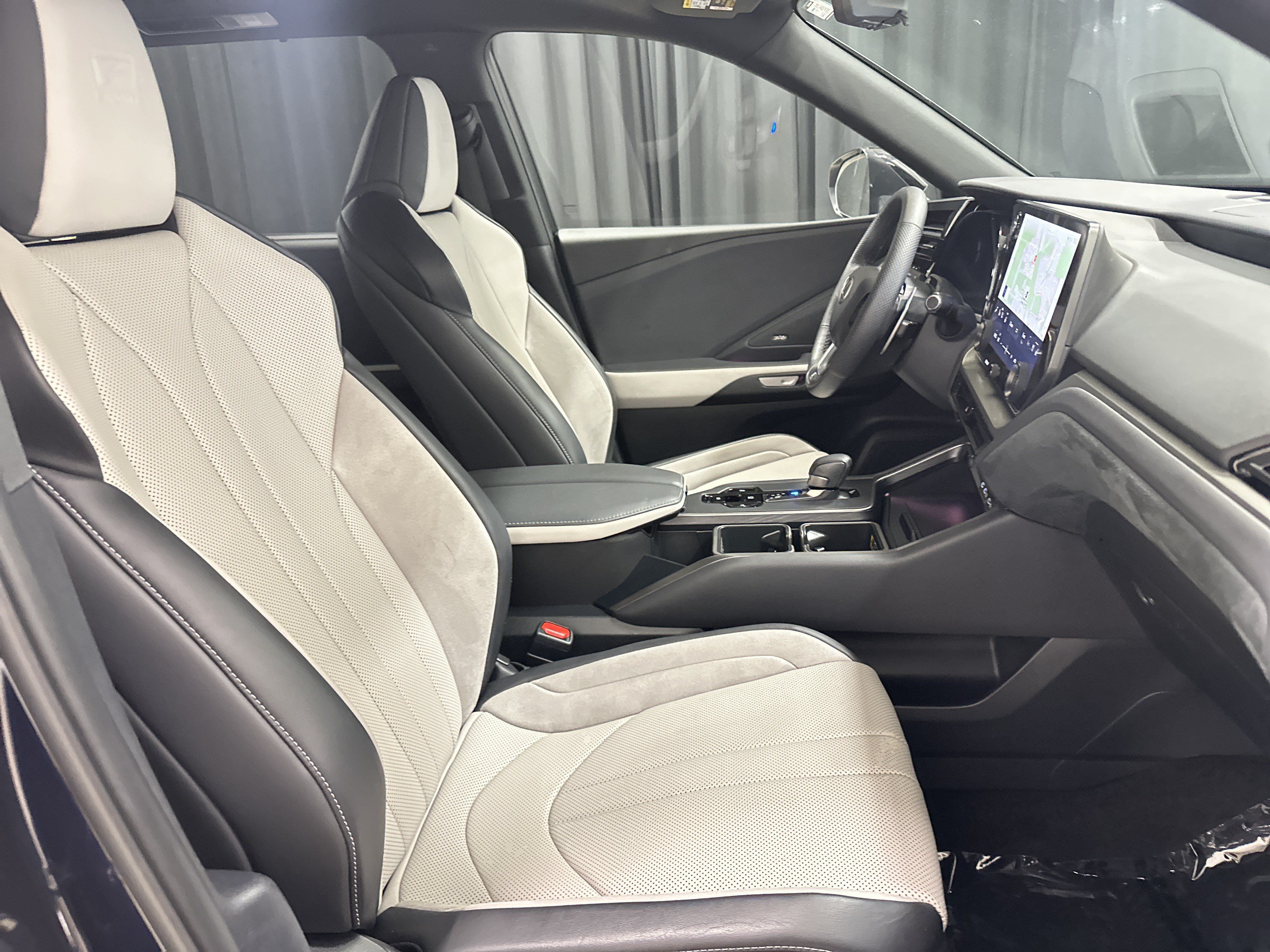 Certified 2024 Lexus TX 500h AWD w/ Technology Package image 35