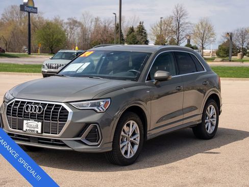 Used 2024 Audi Q3 2.0T Premium image 3