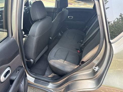 Used 2018 Kia Soul + FWD image 18