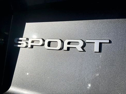 Used 2025 Land Rover Discovery Sport S image 8