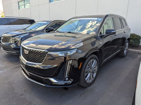 Certified 2023 Cadillac XT6 Premium Luxury image 2