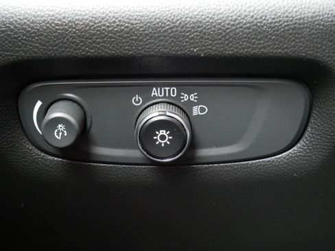 Used 2023 Chevrolet Traverse LT w/ LPO, Floor Liner Package AWD/4WD image 26