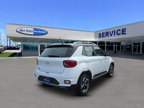 Certified 2026 Hyundai Venue SEL FWD image 8