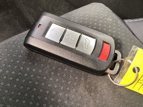 Used 2025 Mitsubishi Eclipse Cross AWD image 31
