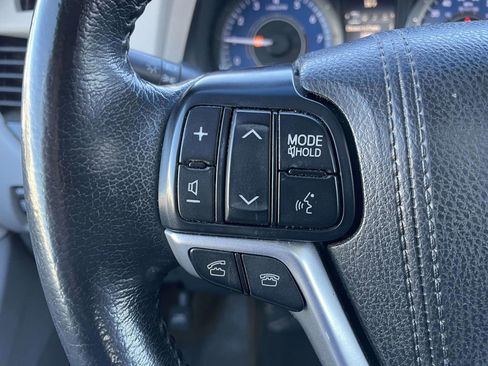 Used 2015 Toyota Sienna XLE w/ XLE Navigation Package image 31
