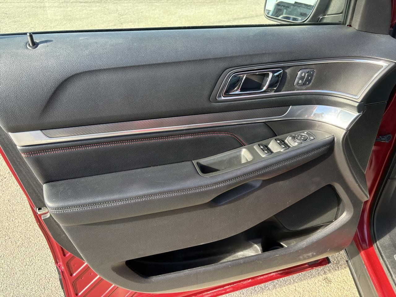 Used 2016 Ford Explorer Sport w/ Equipment Group 401A AWD/4WD image 12