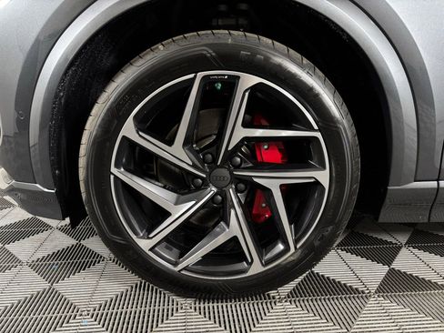 New 2027 Audi SQ6 e-tron Prestige AWD/4WD image 10