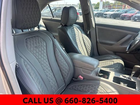 Used 2010 Toyota Camry LE FWD image 6