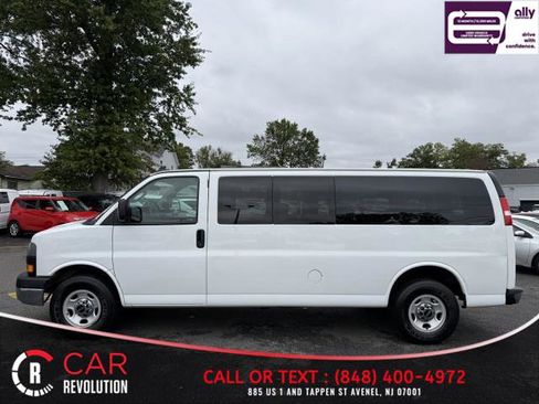 Used 2020 GMC Savana 3500 LT w/ LT Preferred Equipment Group image 4