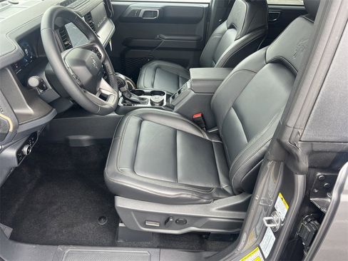 New 2025 Ford Bronco Badlands image 18