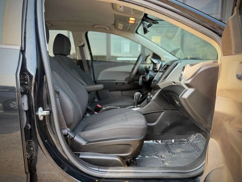 Used 2016 Chevrolet Sonic LT FWD image 17