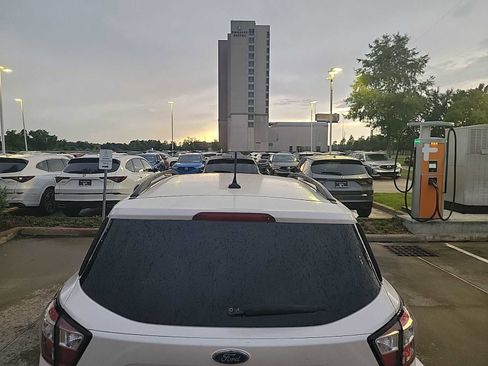 Used 2018 Ford Escape SEL FWD image 5