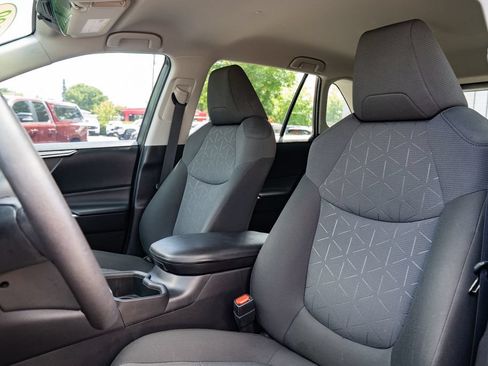 Used 2022 Toyota RAV4 XLE w/ XLE Grade Weather Package AWD/4WD image 20