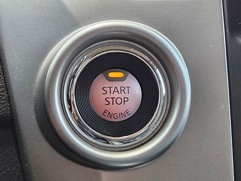 Used 2020 Nissan Titan SV w/ SV Convenience Package RWD image 21