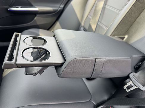 Used 2023 Mercedes-Benz C 300 4MATIC Sedan w/ Exclusive Trim Package image 27