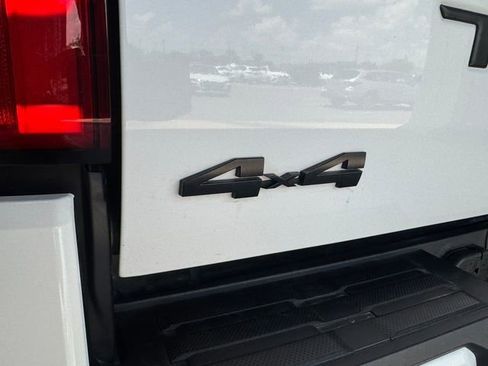 Used 2025 Toyota Tacoma TRD Sport AWD/4WD image 45
