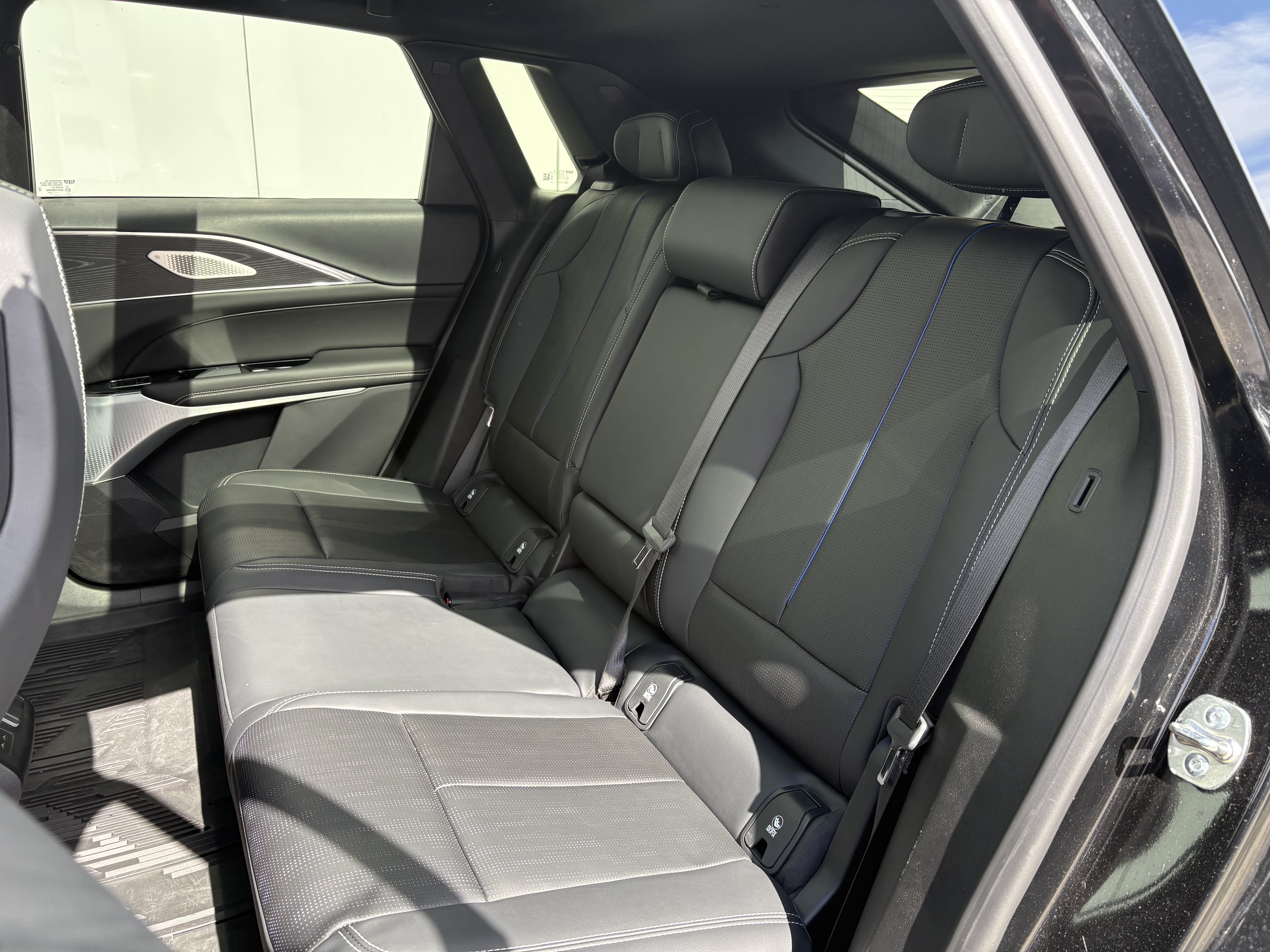Used 2024 Cadillac Lyriq Luxury RWD image 12