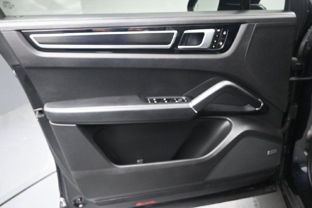 Used 2021 Porsche Cayenne GTS AWD/4WD image 18
