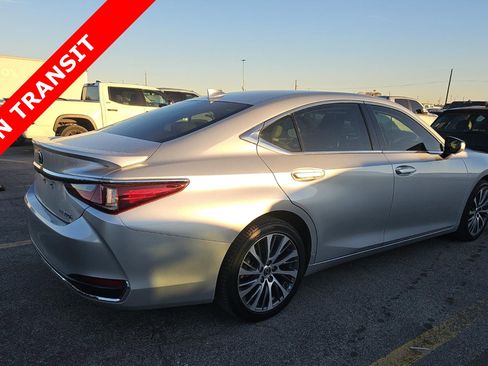 Used 2020 Lexus ES 300h w/ Premium Package image 5