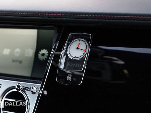 Used 2017 Rolls-Royce Wraith RWD image 32