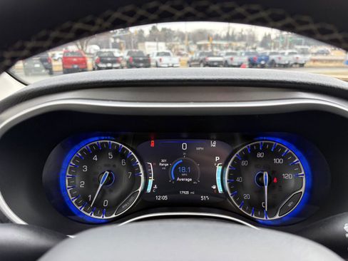 Used 2024 Chrysler Pacifica Touring-L w/ Road Tripper Package image 12