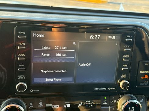 Used 2022 Toyota Highlander XLE AWD/4WD image 18