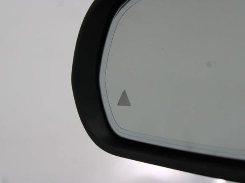 Used 2018 Mercedes-Benz GLC 300 4MATIC w/ AMG Line image 12