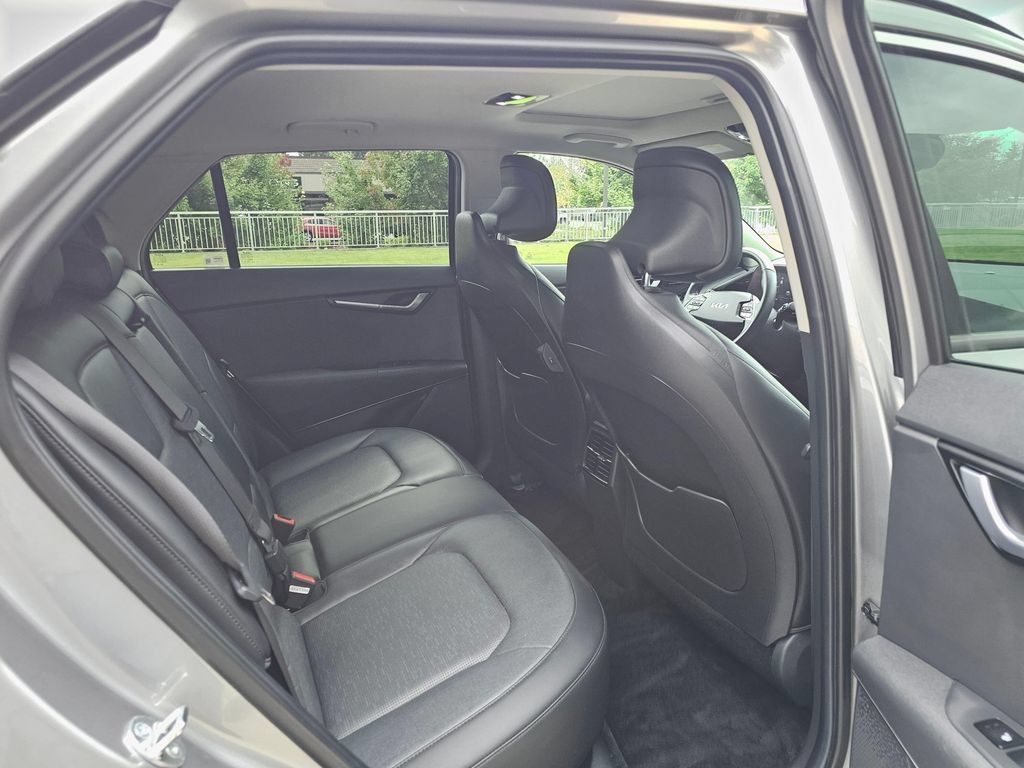 Used 2023 Kia Niro Wave w/ Wave Preserve Package FWD image 14
