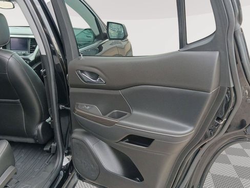 Used 2019 GMC Acadia SLT FWD image 31