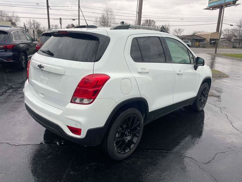 Used 2022 Chevrolet Trax LT w/ Driver Confidence Package image 4