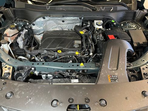 Used 2025 Chevrolet Trax LT w/ LT Convenience Package FWD image 22