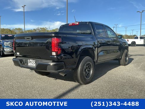 Used 2023 Chevrolet Colorado W/T image 5