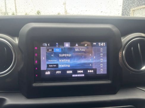 Used 2019 Jeep Wrangler Unlimited Sahara AWD/4WD image 20