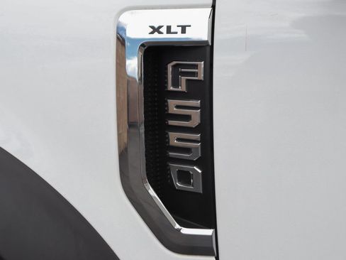 Used 2017 Ford F550 2WD Regular Cab Super Duty image 49