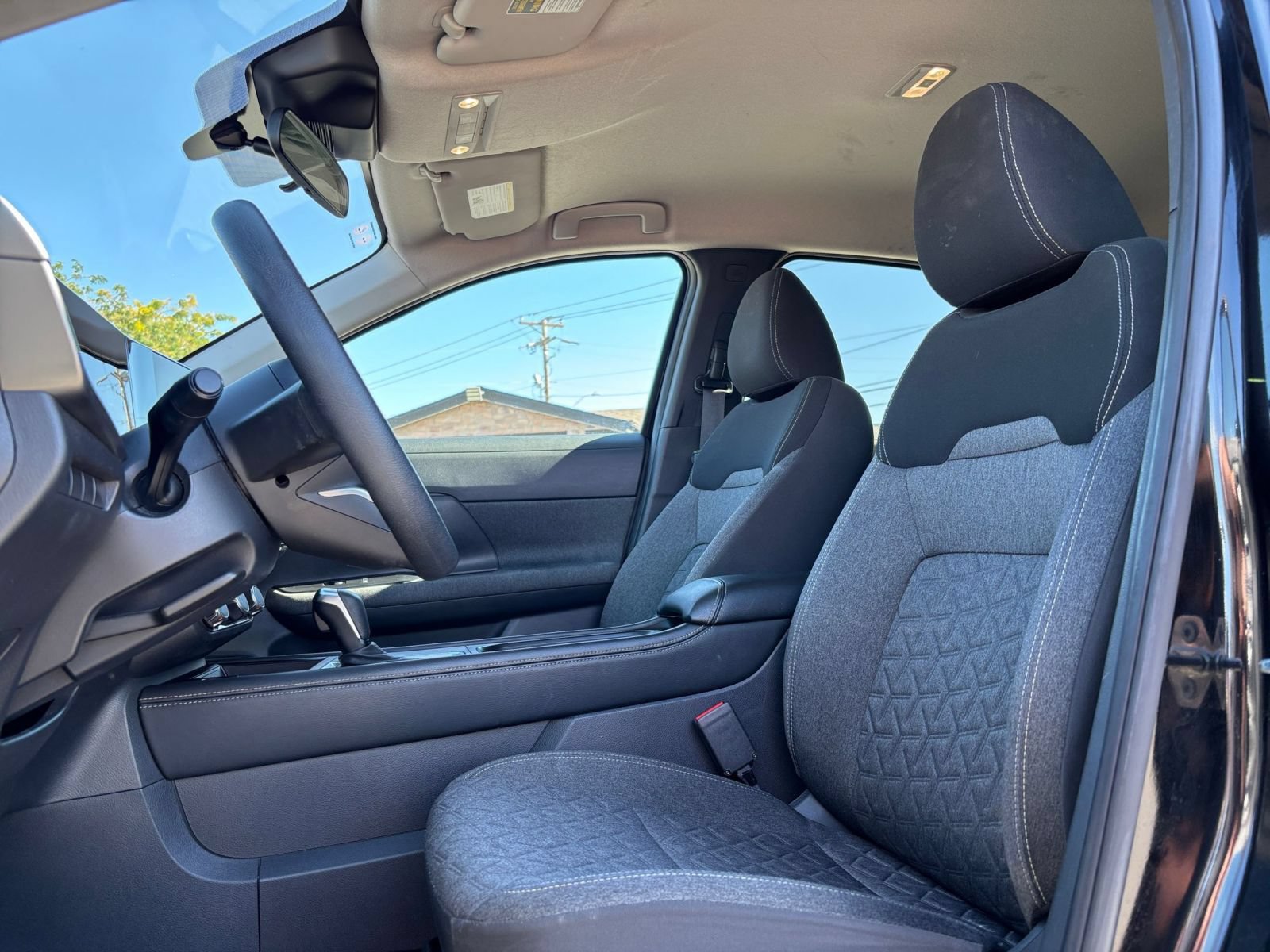 Used 2025 Nissan Kicks SV AWD/4WD image 24
