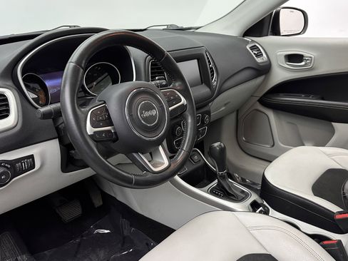 Used 2019 Jeep Compass Latitude w/ Popular Equipment Group image 8