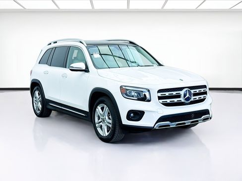 Used 2020 Mercedes-Benz GLB 250 4MATIC w/ Premium Package image 3