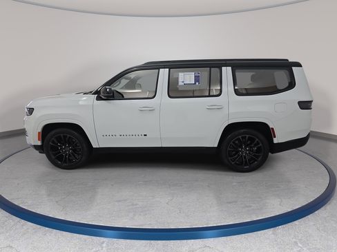 Used 2024 Jeep Grand Wagoneer Series III w/ Quick Order Packagew 28T AWD/4WD image 8