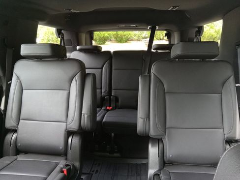 Used 2024 Chevrolet Tahoe Z71 w/ Luxury Package AWD/4WD image 24